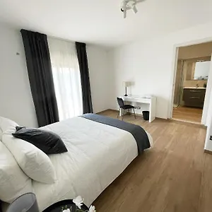 verificați disponibilitatea